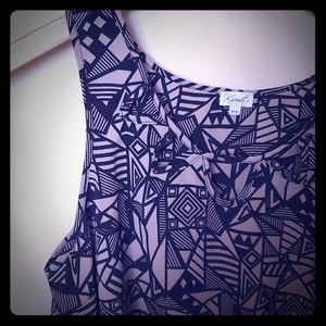 ⛱3/$20 Kismet Sleeveless Printed Top